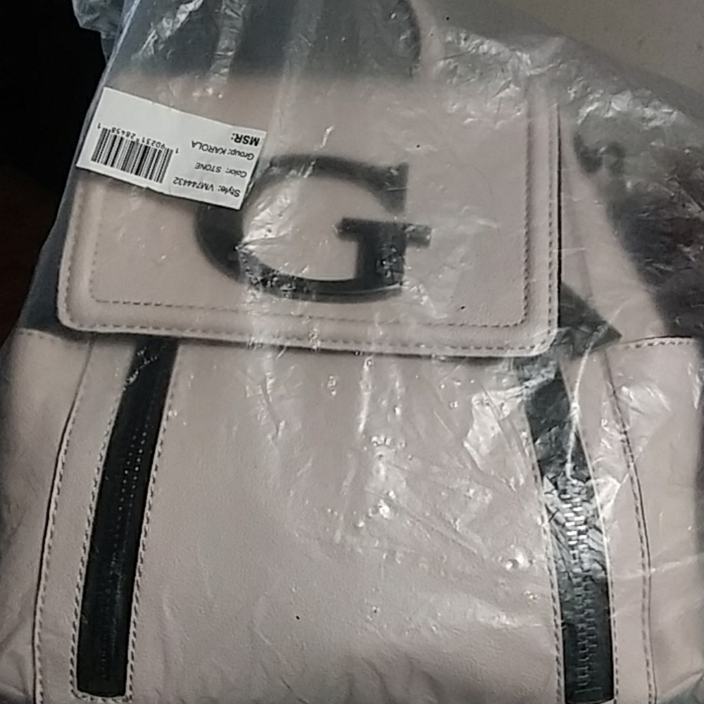 Guess Bag - Picture 2 of 5